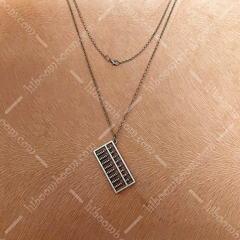 گردنبند برنزی طرح چرتکه