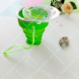 لیوان سیلیکونی تاشو درب دار