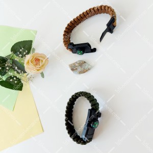 دستبند بقا چاقو دست کج