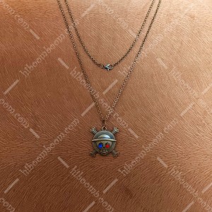 گردنبند برنزی طرح اسکلت