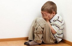 علل گوشه گیری و تنهایی در کودکان