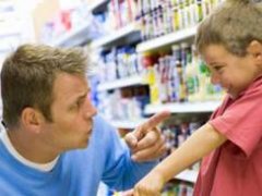 وقتی کودک روی اعصاب است چه واکنشی باید نشان داد؟