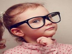 چطور باید با کودکی که بزرگتر از سنش حرف می‌زند برخورد کرد؟ (مطلب)