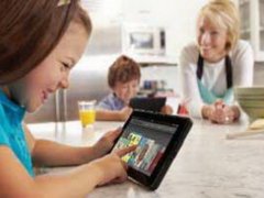 از وابسته شدن کودک تان به تبلت با این روشها جلوگیری کنید