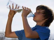   ۶ علامت کمبود آب بدن