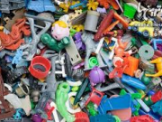 این اسباب بازی ها را دور بریزید