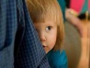 کودکم از خجالت حتی سخن نمی‌گوید