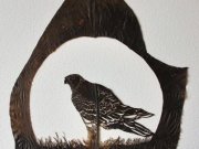 کنده کاری بر روی برگ درختان