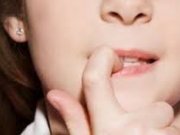 علت ناخن جويدن در كودكان