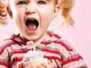 چگونه شیرینی و شکلات را از فرزندمان دور کنیم؟