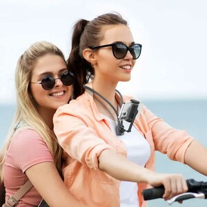 هولدر گردنی پورودو در حال استفاده توسط کاربر