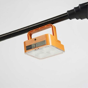 چراغ کمپینگ شارژی قابل حمل D05-1