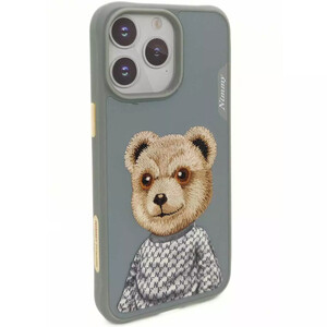 قاب محافظ گوشی آیفون 15 طرح خرس نیمی با موی واقعی
