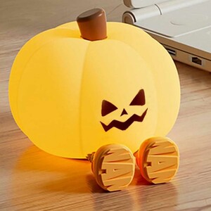 قیمت چراغ خواب فانتزی رومیزی شارژی طرح کدو تنبل ایکس‌او