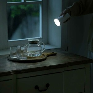 چراغ مطالعه رومیزی شارژی و شارژر وایرلس