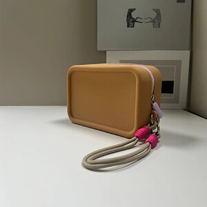 فروش کیف لوازم آرایش مسافرتی ضد آب سیلیکونی جردن و جودی