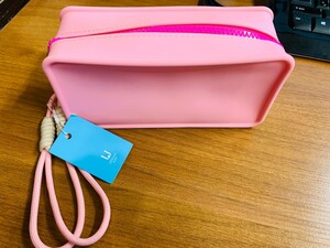 کیفیت کیف لوازم آرایش مسافرتی ضد آب سیلیکونی جردن و جودی