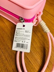 بهترین کیف لوازم آرایش مسافرتی ضد آب سیلیکونی جردن و جودی