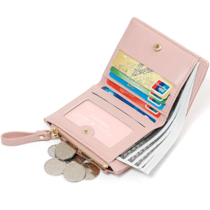 کیف پول قهوه‌ای با ساختار داخلی منظم