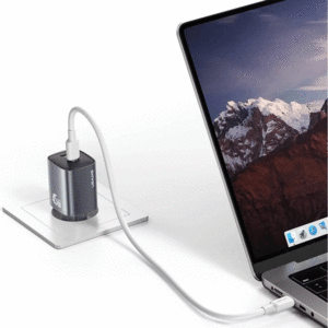 شارژر دیواری فست تایپ سی 45 وات یوسامز