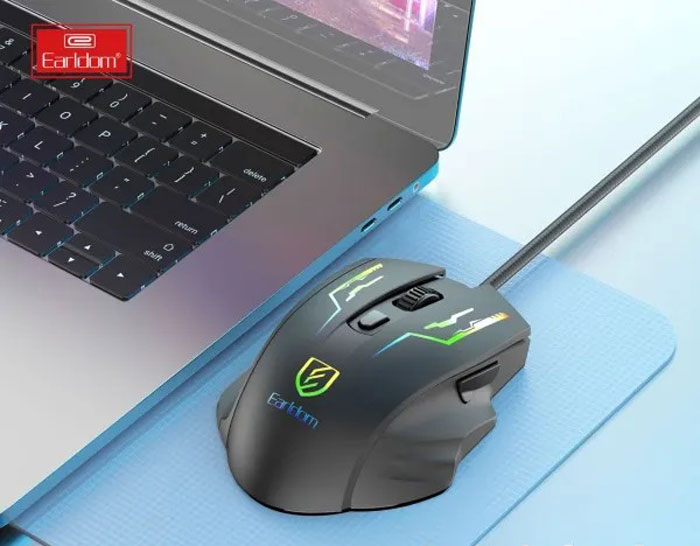 موس یواسبی متصل به لپتاپ