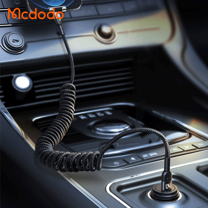 سیمشارژر متصل به موبایل و شارژر فندکی