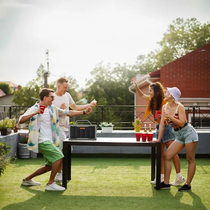 اسپیکر پرتابل پارتی مقاوم در برابر آب