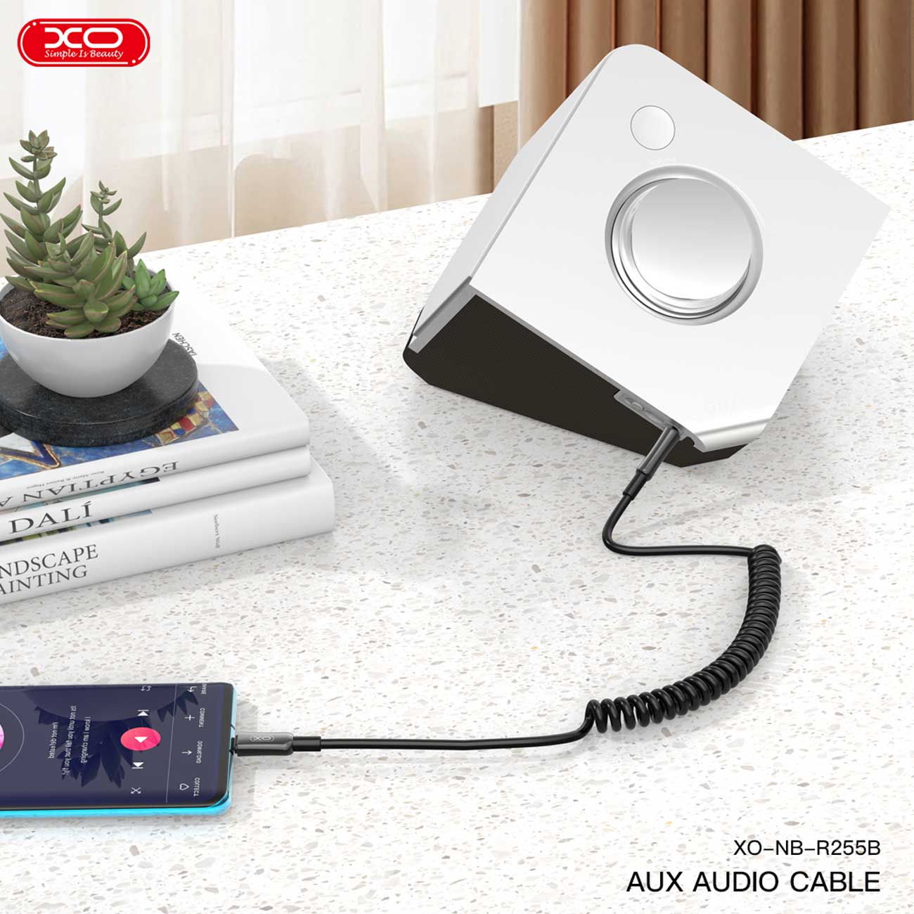 کابل صدای متصل به اسپیکر و گوشی