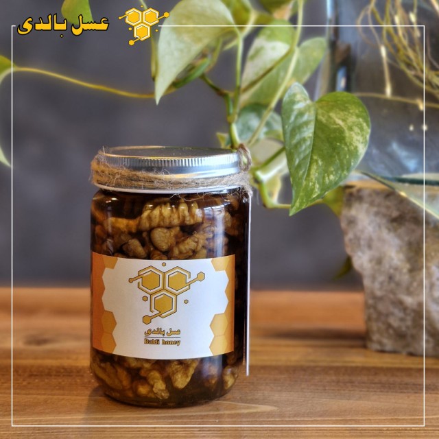 عسل طبیعی و مغز گردو  500 گرمی