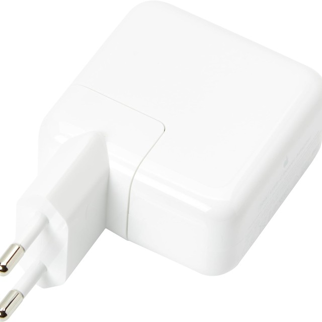 شارژر 30 واتی USB-C اپل: شارژ سریع و قدرتمند برای دستگاه های شما