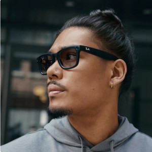 عینک هوشمند ری بن متا مدل وایفارر رنگ مشکی مات با عدسی ترنزیشن (انتقالی)سبز گرافیتی RAY-BAN META WAYFARER transitions RW4006 سایز 50mm