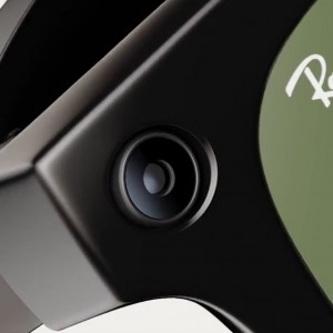 عینک هوشمند ری بن متا مدل مشکی براق با عدسی ترنزیشن (انتقالی)آبی آسمانی RAY-BAN META SKYLER transitions RW4010 سایز 50mm