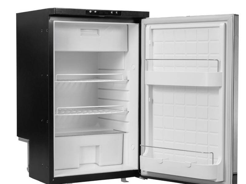 یخچال و فریزر ایستاده 85لیتری CR85X مخصوص کمپر AJ3001