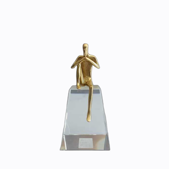 مجسمه دكوري نشسته مينيمال ( ظروف کریستالی 50185 cty )