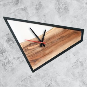 ساعت دیواری چوبي طرح ذوزنقه مدل F 020