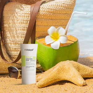 فلوئید ضدآفتاب بی‌رنگ ویتالیر مدل Activit SPF 50