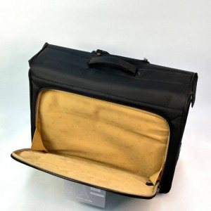 کاور کت و شلوار چرخدار برند Pierre Cardin