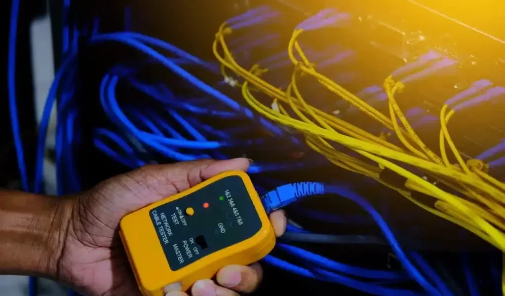 فاصله استاندارد کابل شبکه و کابل برق برای کارشناسان نصب