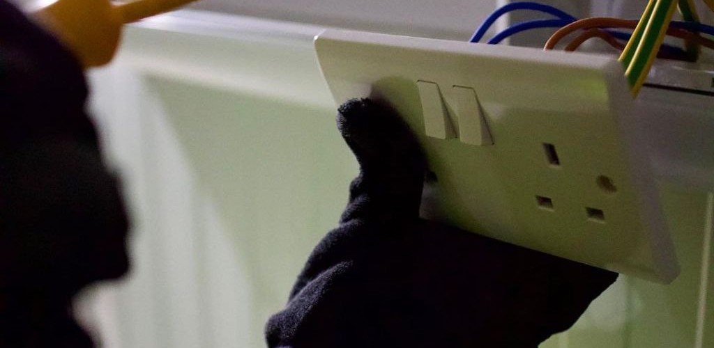 ترانکینگ های لگراند از چه جنسی ساخته شده اند؟ و آیا ضد آتش می باشند؟