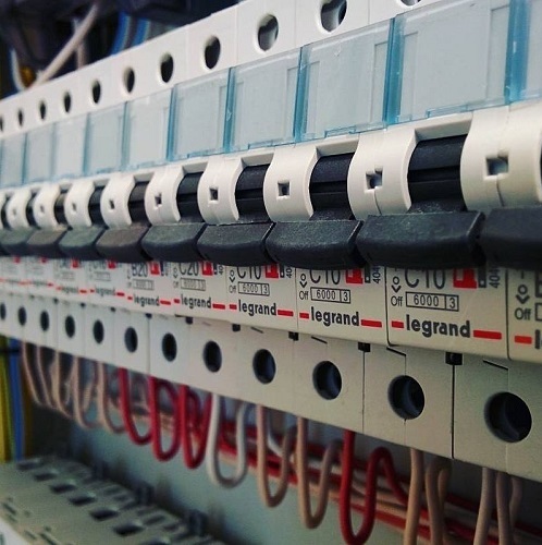 استاندارد فیوزهای مینیاتوری