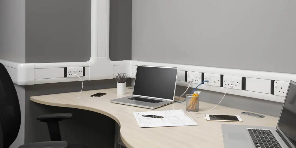 ترانکینگ لگراند یا داکت؟ کدام برای کابلکشی بهتر است؟