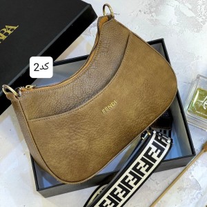 کیف وارداتی fendi کد R۰۳۴۷