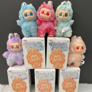 عروسک لبوبو