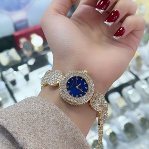 ساعت زنانه نگینی اقتصادی