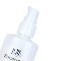 کرم ضد آفتاب ژوت SPF 50  انواع پوست ظرفیت 100 میلی لیتر