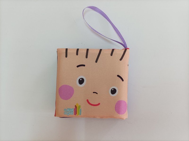 کتاب پارچه ای نی نی من قشنگه نشر مامان کتاب