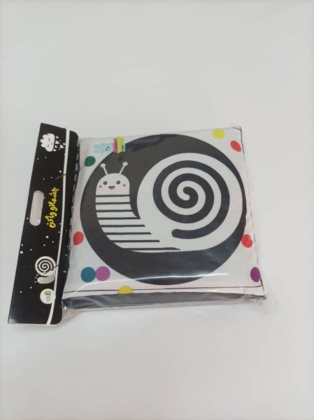 کتاب پارچه ای سیاه و سفید
