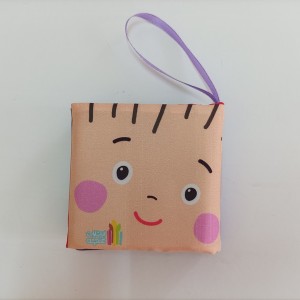 کتاب پارچه ای نی نی من قشنگه نشر مامان کتاب