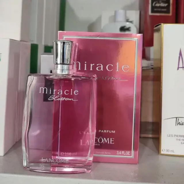 عطر گرمی لاناکام میارکل