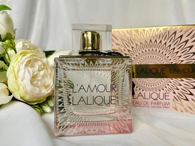 عطر گرمی لالیک لامور